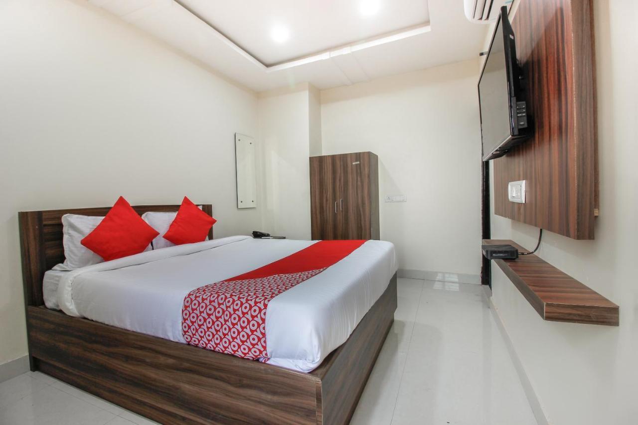 โอโย 66942 วีนัส เรซิเดนซี Hotel Lalaguda ภายนอก รูปภาพ